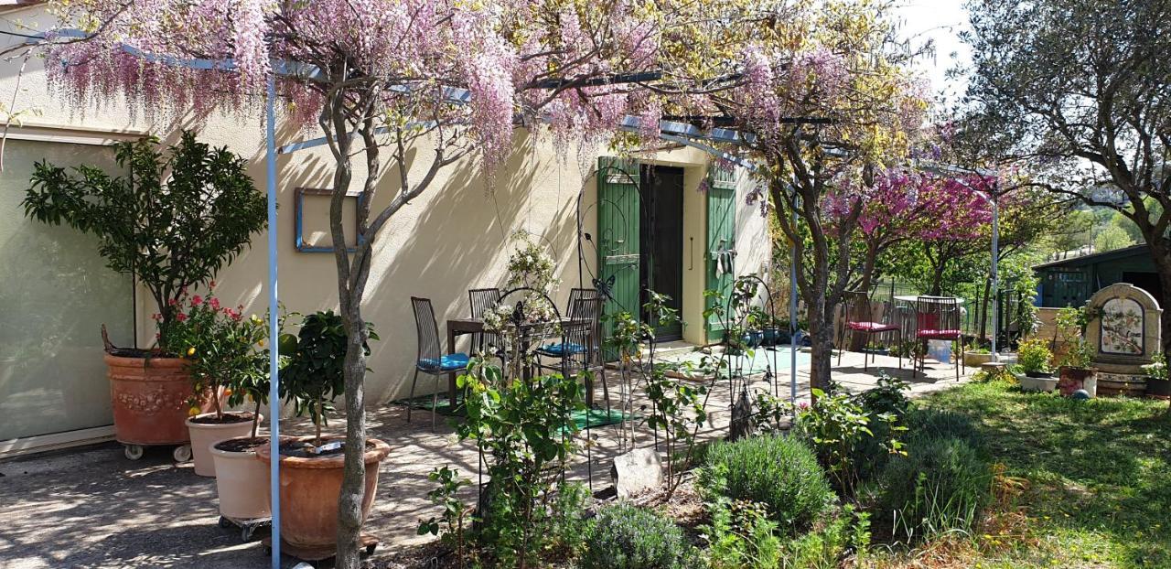 Pause Couleur Lavandula Apartment